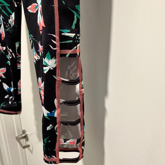 IDEOLOGY BLACK FLORAL GIRL LEGGINGS BEST OFFER EXCEPTED - Picture 2 of 6